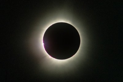 Op 12 augustus wordt de zon pikzwart boven Europa